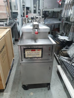 Henny Penny Pressure Fried Chicken Machine Refurbished - 22L Capacity, Digital Control, Built-in Filtration