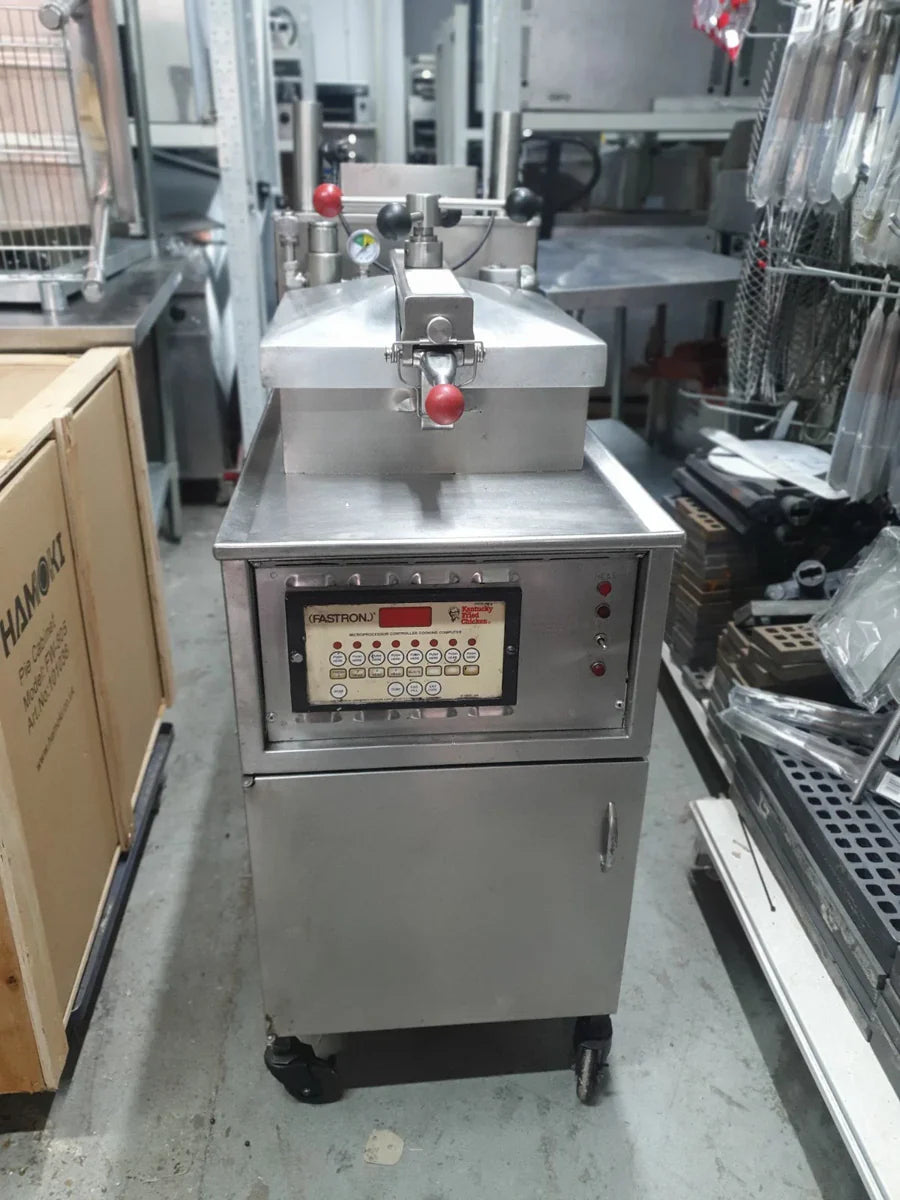 Henny Penny Pressure Fried Chicken Machine Refurbished - 22L Capacity, Digital Control, Built-in Filtration