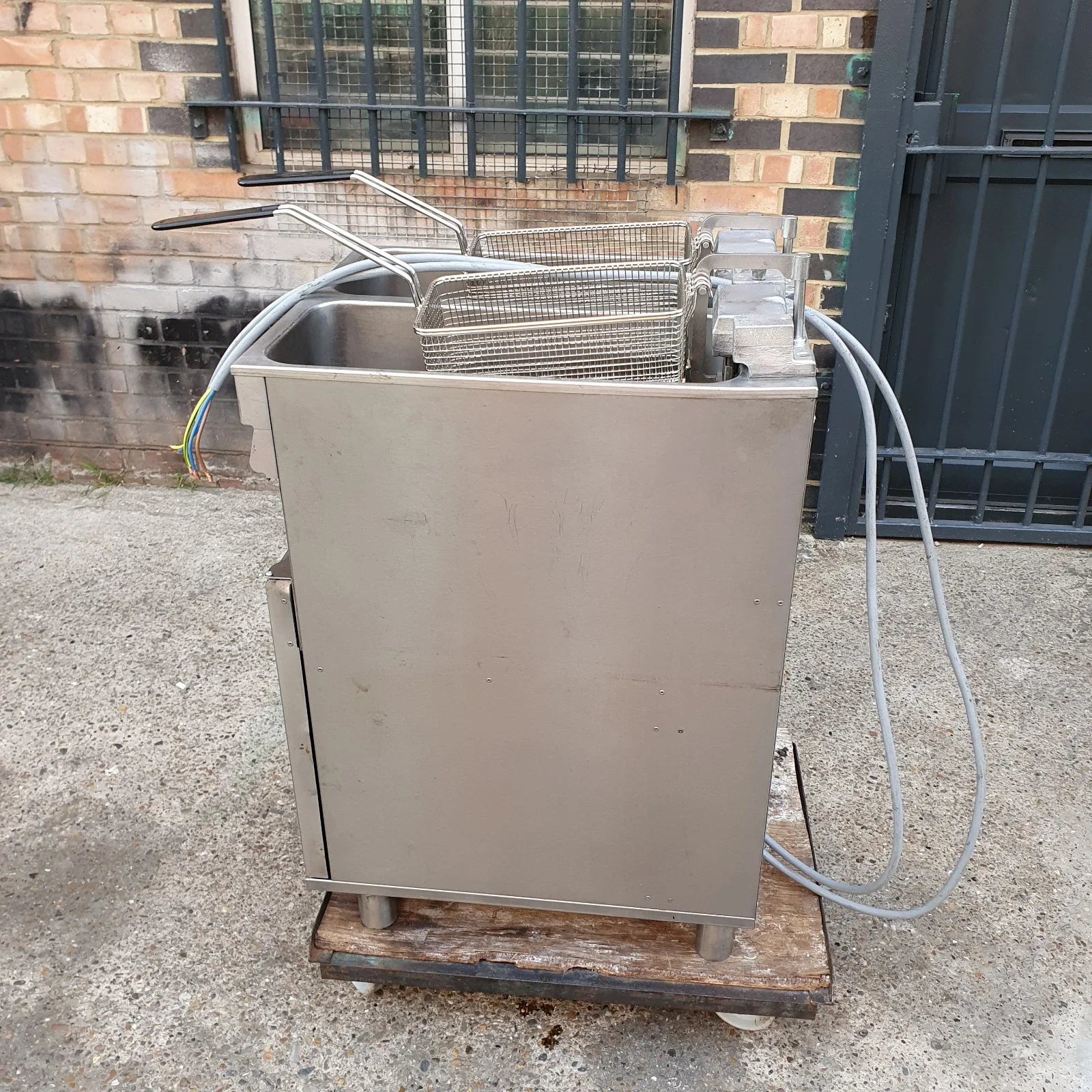 Valentine Electric Fryer Evo 2525 Single Phase Twin Tank