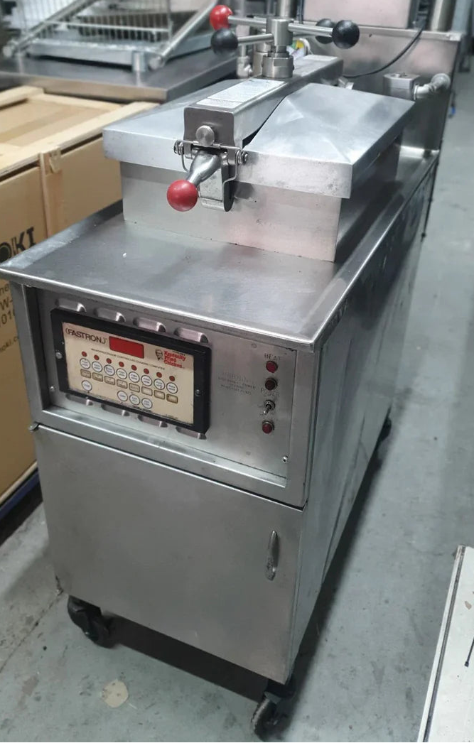 Henny Penny Pressure Fried Chicken Machine Refurbished - 22L Capacity, Digital Control, Built-in Filtration