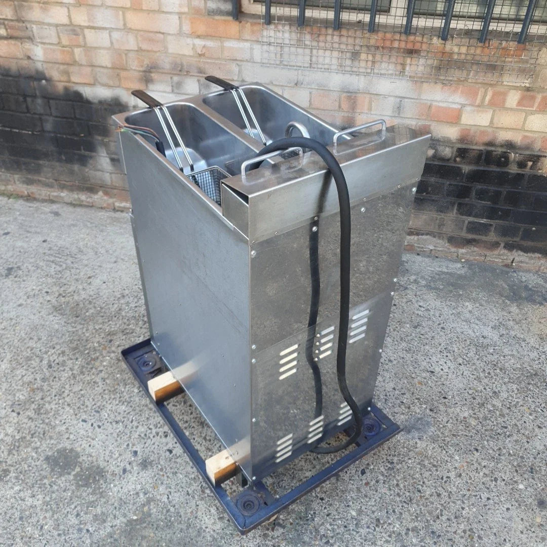 Valentine Fryer V2200P - 3 Phase Electric Fryer with Filtration system