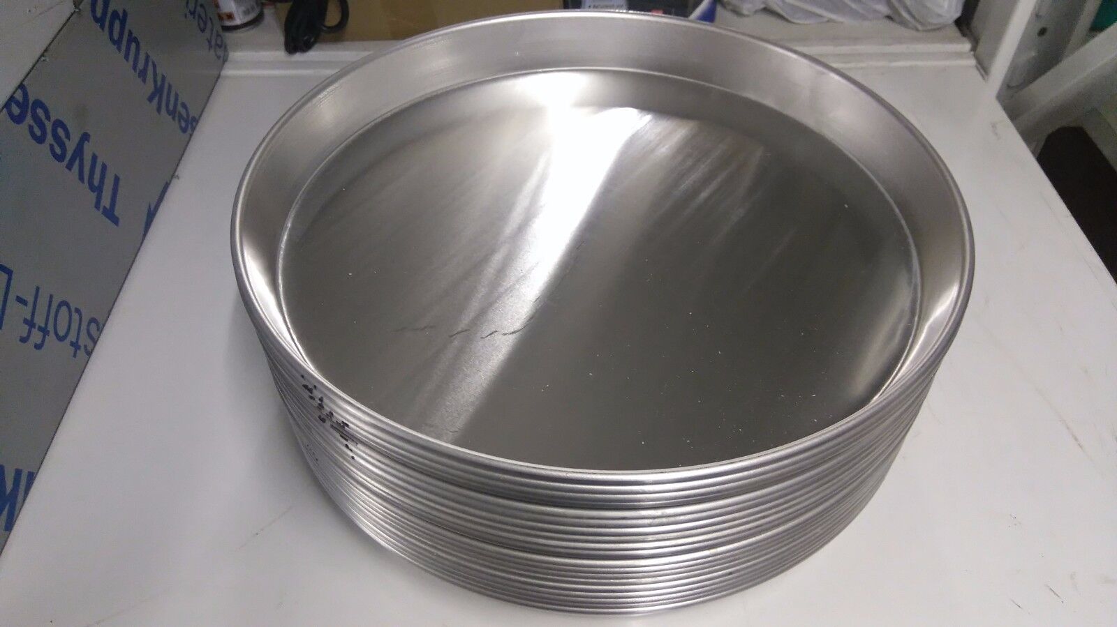 Quality made 5 X 11" Aluminium Pizza Pans 1.5" for deep pan pizza, ideal for crispy crusts.