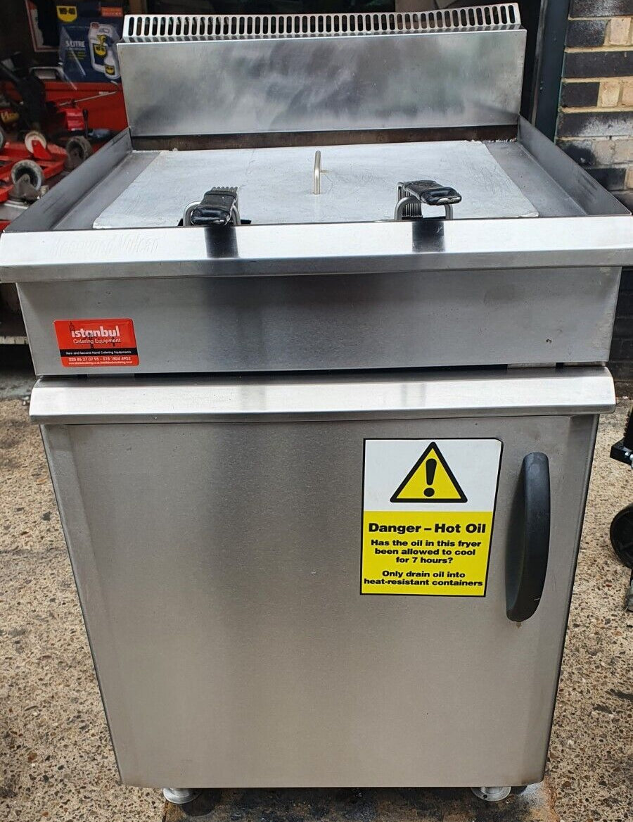 Close-up of the Moorwood Vulcan Fryer Natural Gas Single Tank Double Basket Free Standing showcasing its double basket feature.