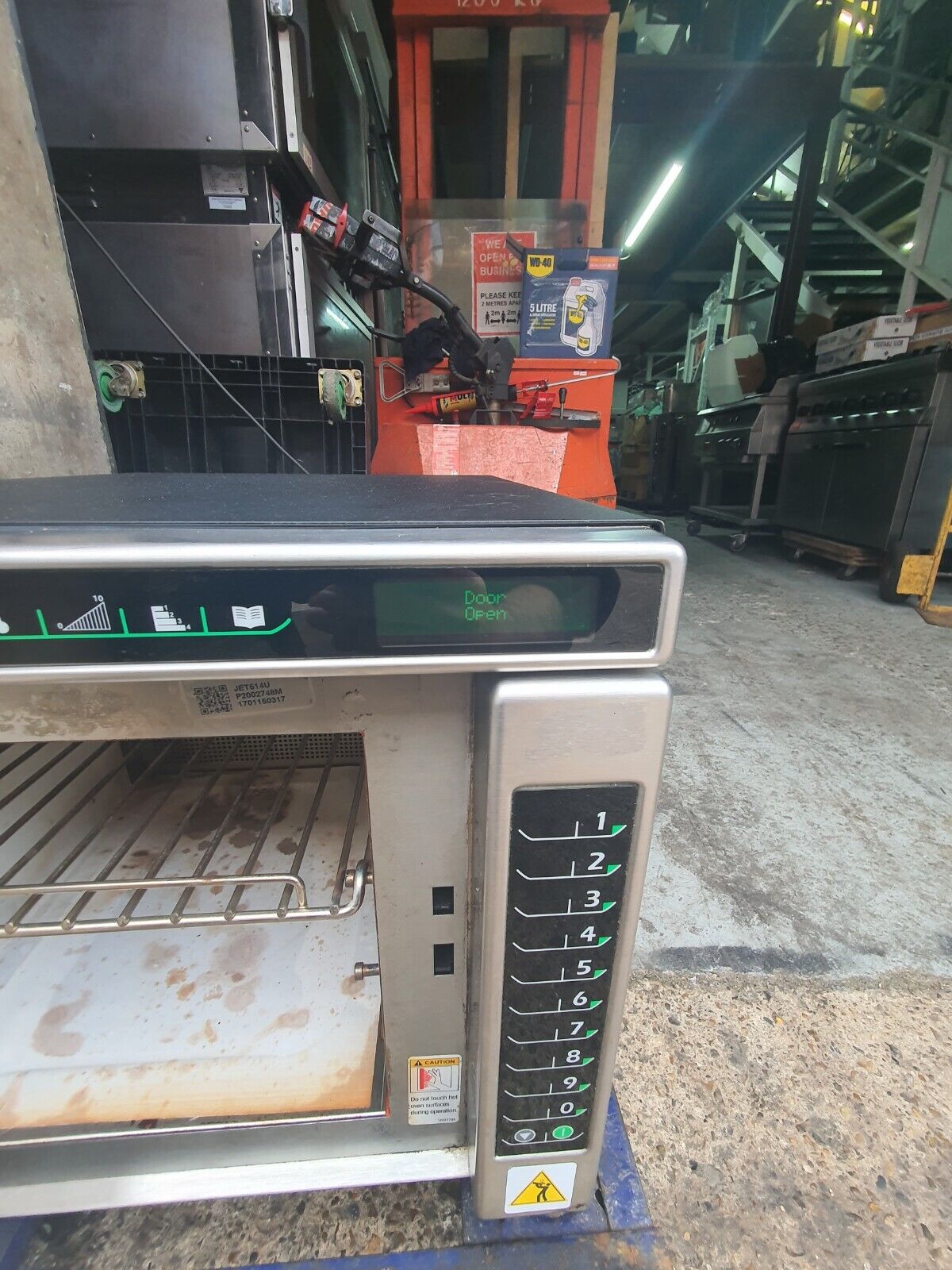 Menumaster JET514U High Speed Combi Microwave CR855 in action, demonstrating high-speed cooking efficiency with delicious meals.
